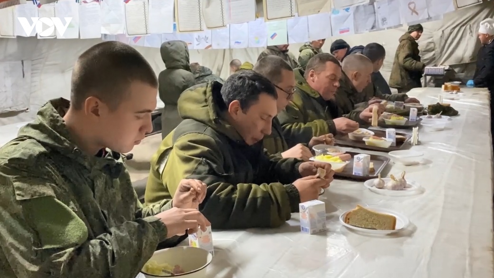 Căng-tin dã chiến của lính Nga trên chiến trường Ukraine