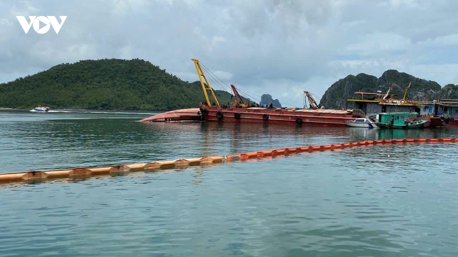 Quảng Ninh: Nạn nhân cuối cùng vụ lật tàu trên biển Vân Đồn đã được tìm thấy