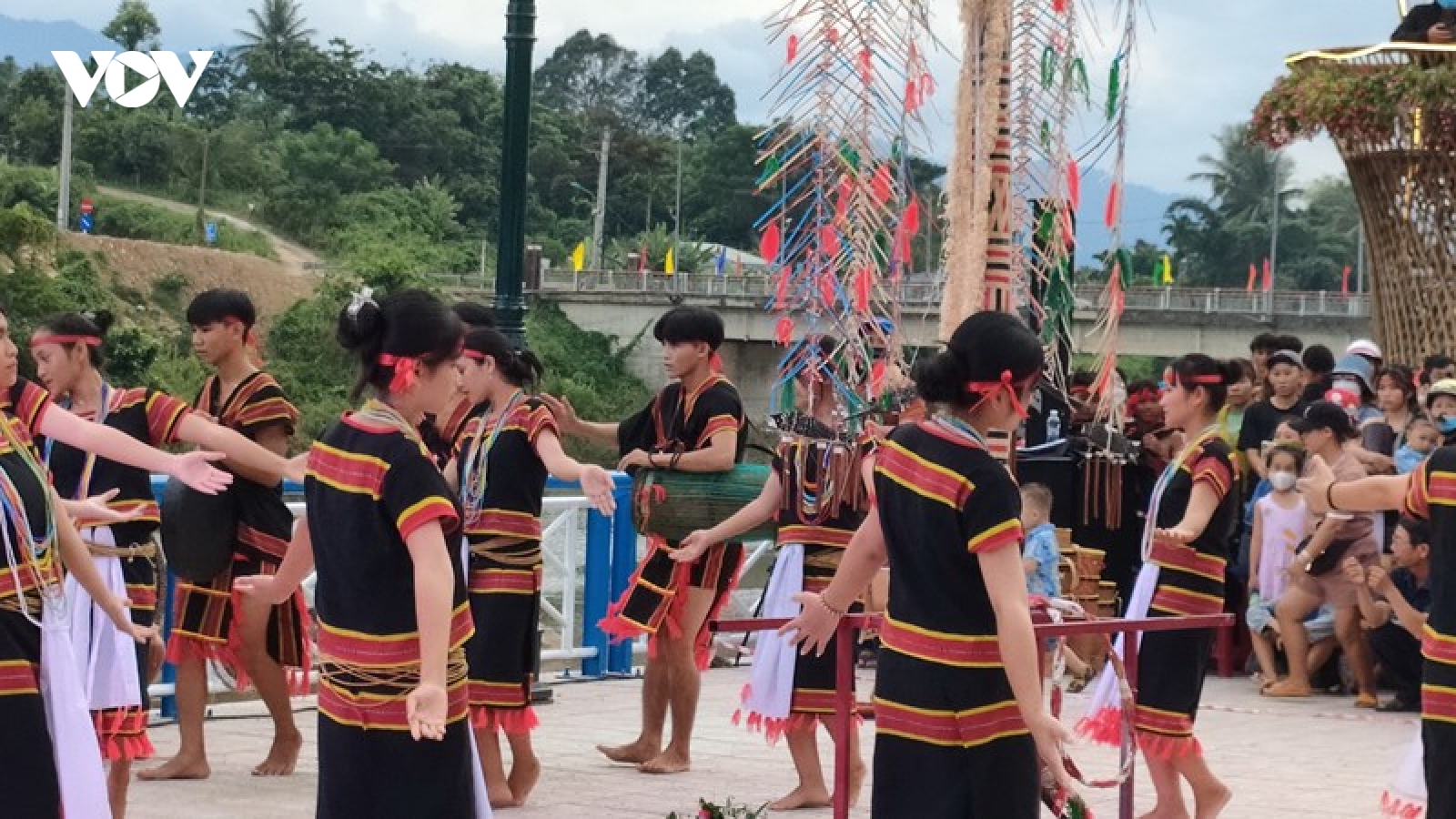 Cơ chế, chính sách bảo tồn, phát huy văn hóa truyền thống các dân tộc thiểu số