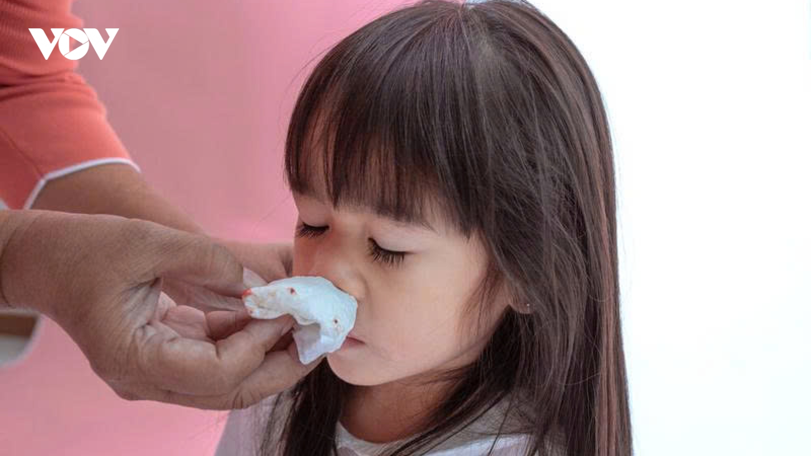 Trẻ hay chảy máu cam: Ăn gì để cải thiện nhanh và an toàn?
