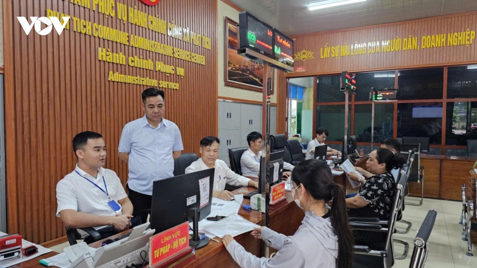 Đổi mới quản trị, nâng chất lượng dịch vụ công bằng chuyển đổi số