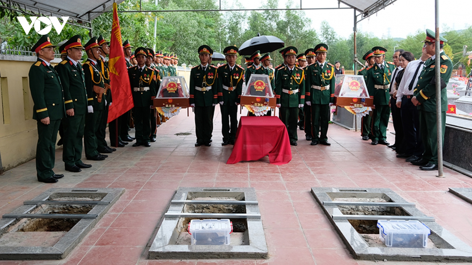 Đà Nẵng truy điệu, an táng 5 hài cốt liệt sĩ ở hang Đá Sập, xã Hà Nha