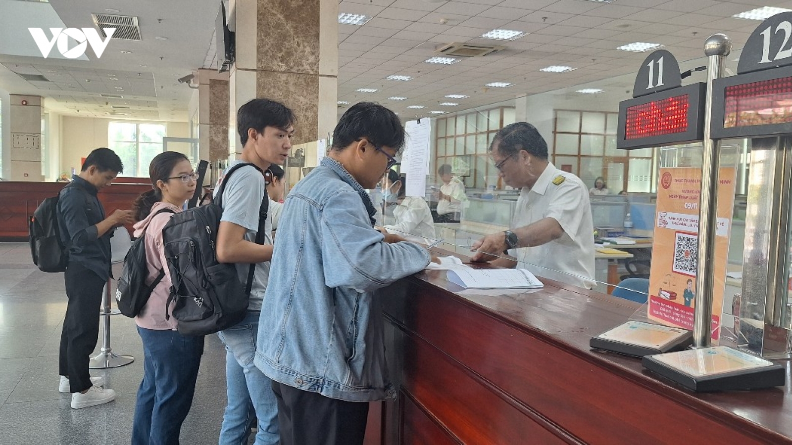 Bộ Tài chính thông tin về kéo dài chính sách miễn giảm, gia hạn thuế phí