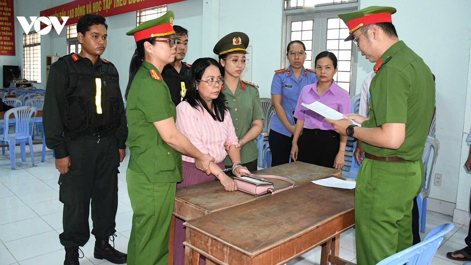 Bắt tạm giam người phụ nữ đăng thông tin sai sự thật trên mạng xã hội