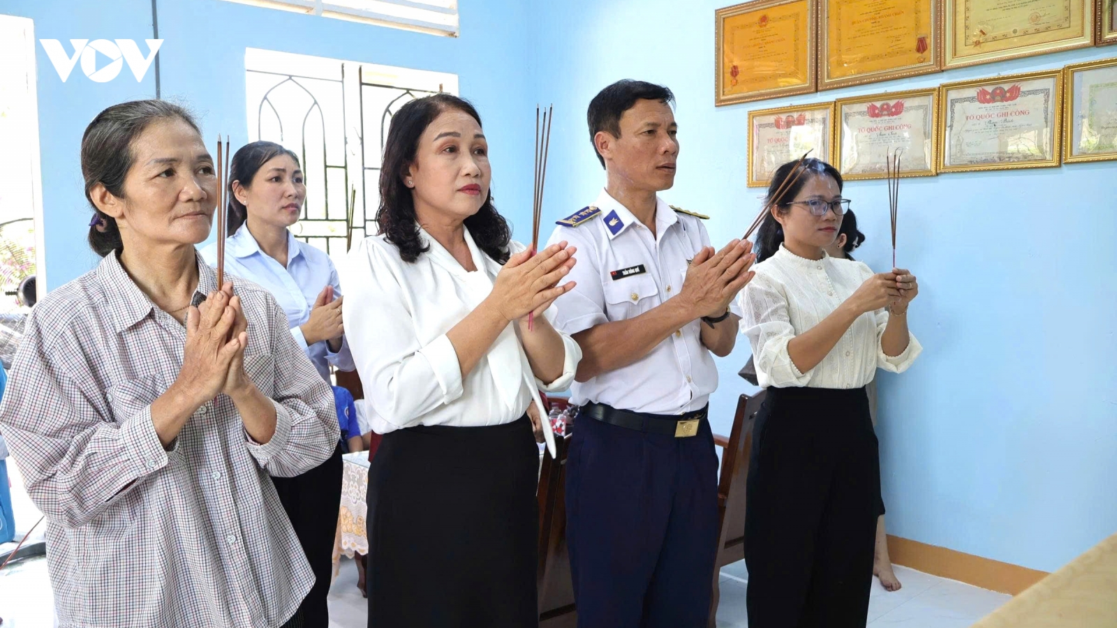 Cảnh sát biển Vùng 2 tri ân người có công tại Quảng Ngãi
