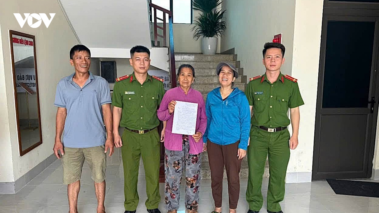 Cụ bà ở Nghệ An suýt mất 250 triệu đồng sau cuộc gọi đe dọa