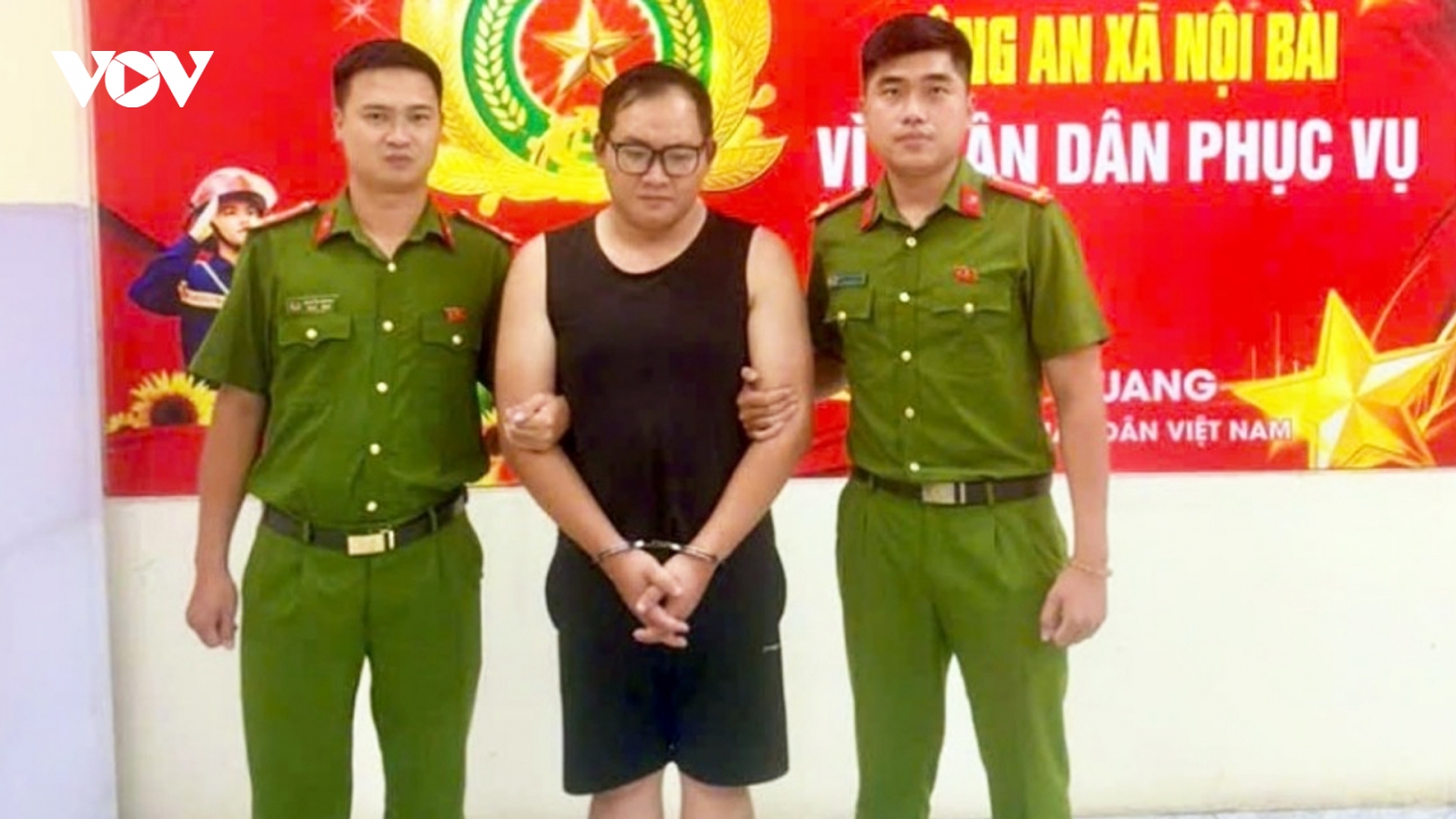 Thanh niên sa lưới sau 4 giờ cướp tiệm vàng ở Sóc Sơn, Hà Nội