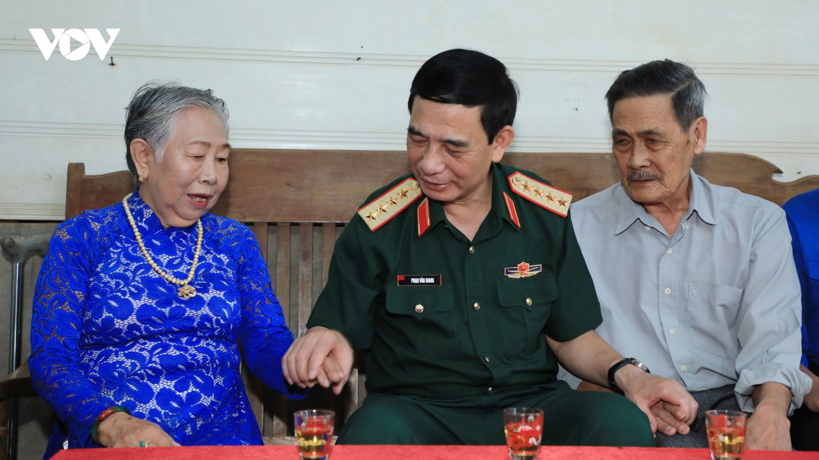 Đại tướng Phan Văn Giang thăm, tặng quà gia đình chính sách tại Lâm Đồng