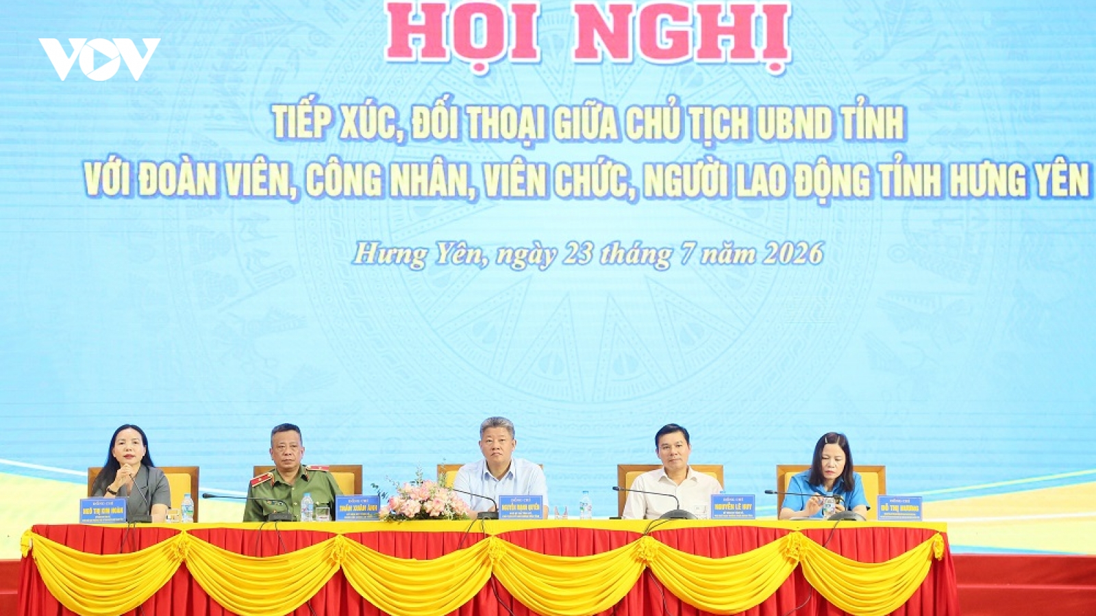 Chủ tịch tỉnh Hưng Yên đối thoại với công nhân, giải quyết các kiến nghị