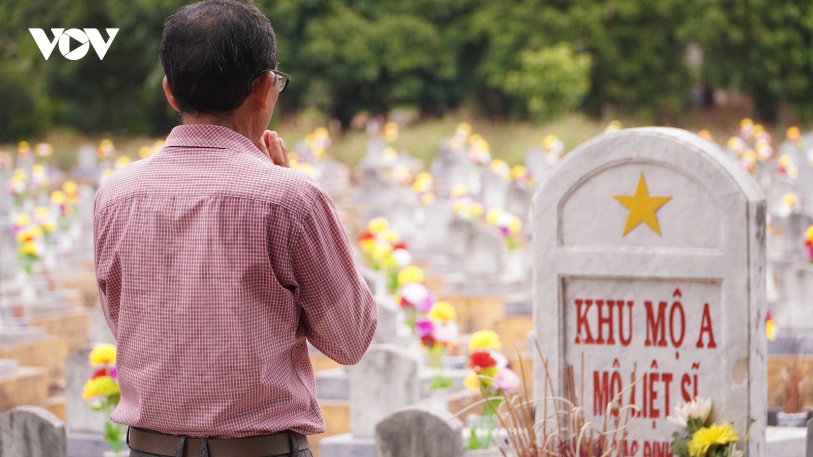 Tìm tên anh giữa hàng nghìn mộ liệt sĩ chưa xác định được thông tin