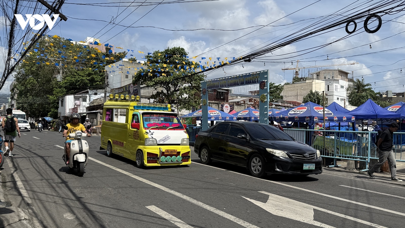 Philippines cảnh báo không quay vlog khi lái xe