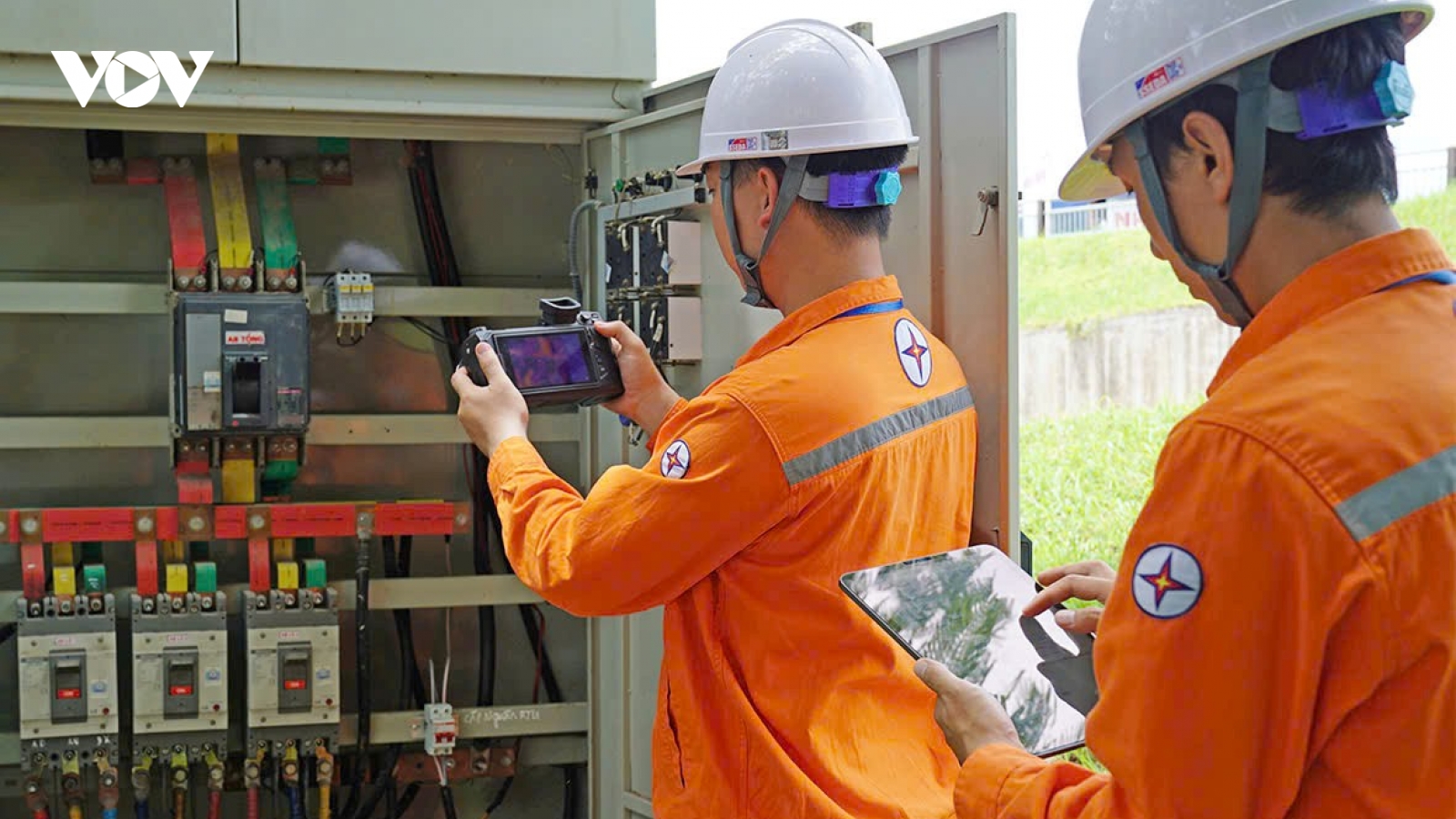 Công nghệ số giúp EVNNPC kéo giảm tổn thất điện năng