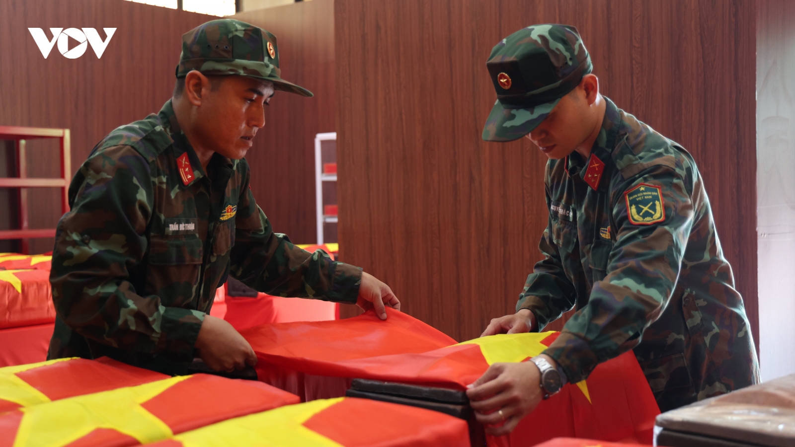Cất bốc được thêm 4 bộ hài cốt liệt sĩ tại Công viên Lê Thị Riêng
