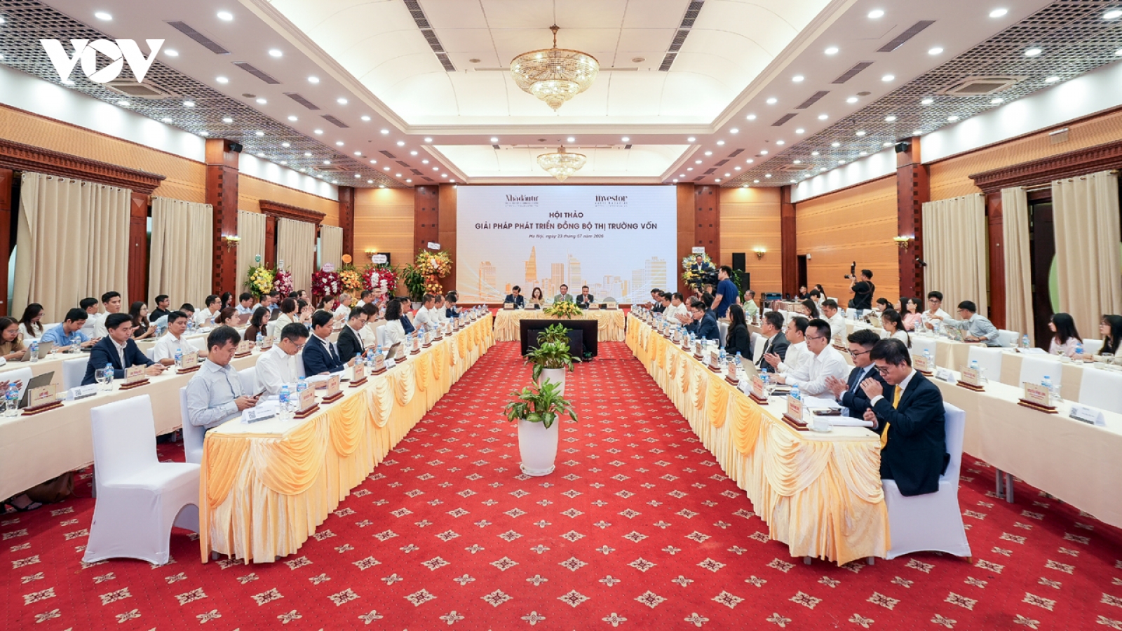 Giải bài toán thị trường vốn cho mục tiêu tăng trưởng hai con số