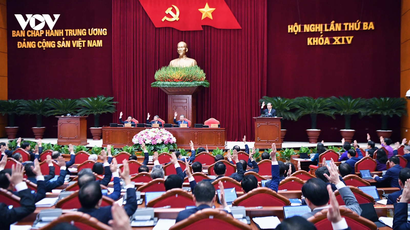 Thông cáo báo chí về ngày làm việc thứ hai Hội nghị Trung ương 3 khóa XIV