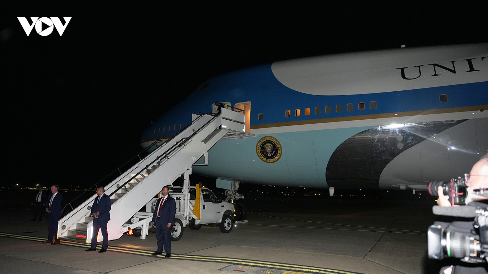 Vì sao ông Trump đổi chuyên cơ Không lực Một khi rời Thổ Nhĩ Kỳ?