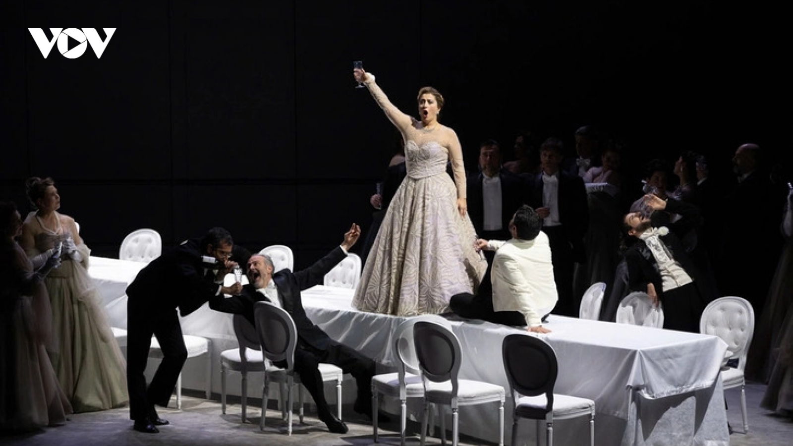 Nhà hát Hồ Gươm đưa phiên bản "La Traviata" chuẩn Italy lên sân khấu Hà Nội