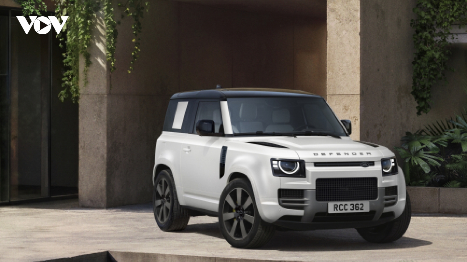 Land Rover Defender bản nâng cấp: Lần đầu tích hợp trí tuệ nhân tạo AI