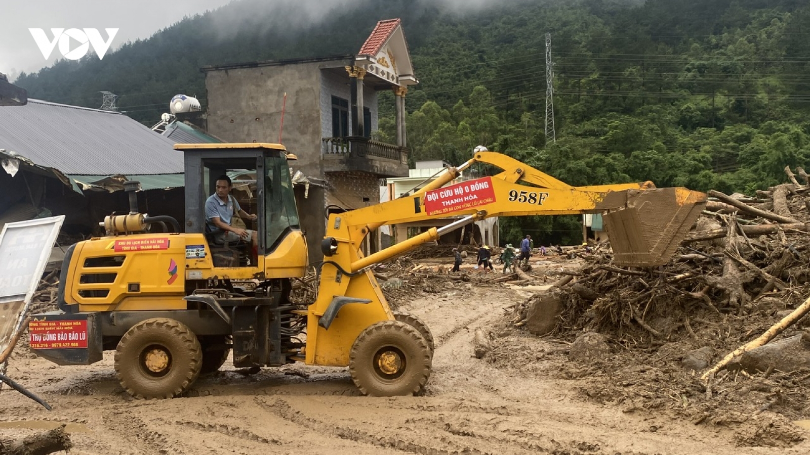 Cỗ máy "0 đồng" và chuyến đi 600km xé màn đêm cứu rốn lũ Mường Than
