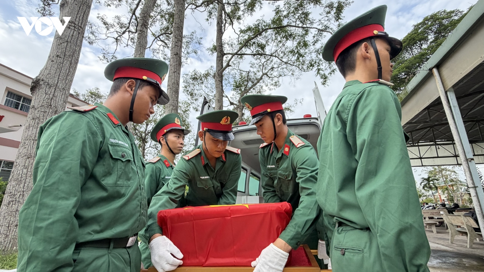 Nỗ lực “vượt nắng, thắng mưa” tìm lại danh tính cho các liệt sĩ
