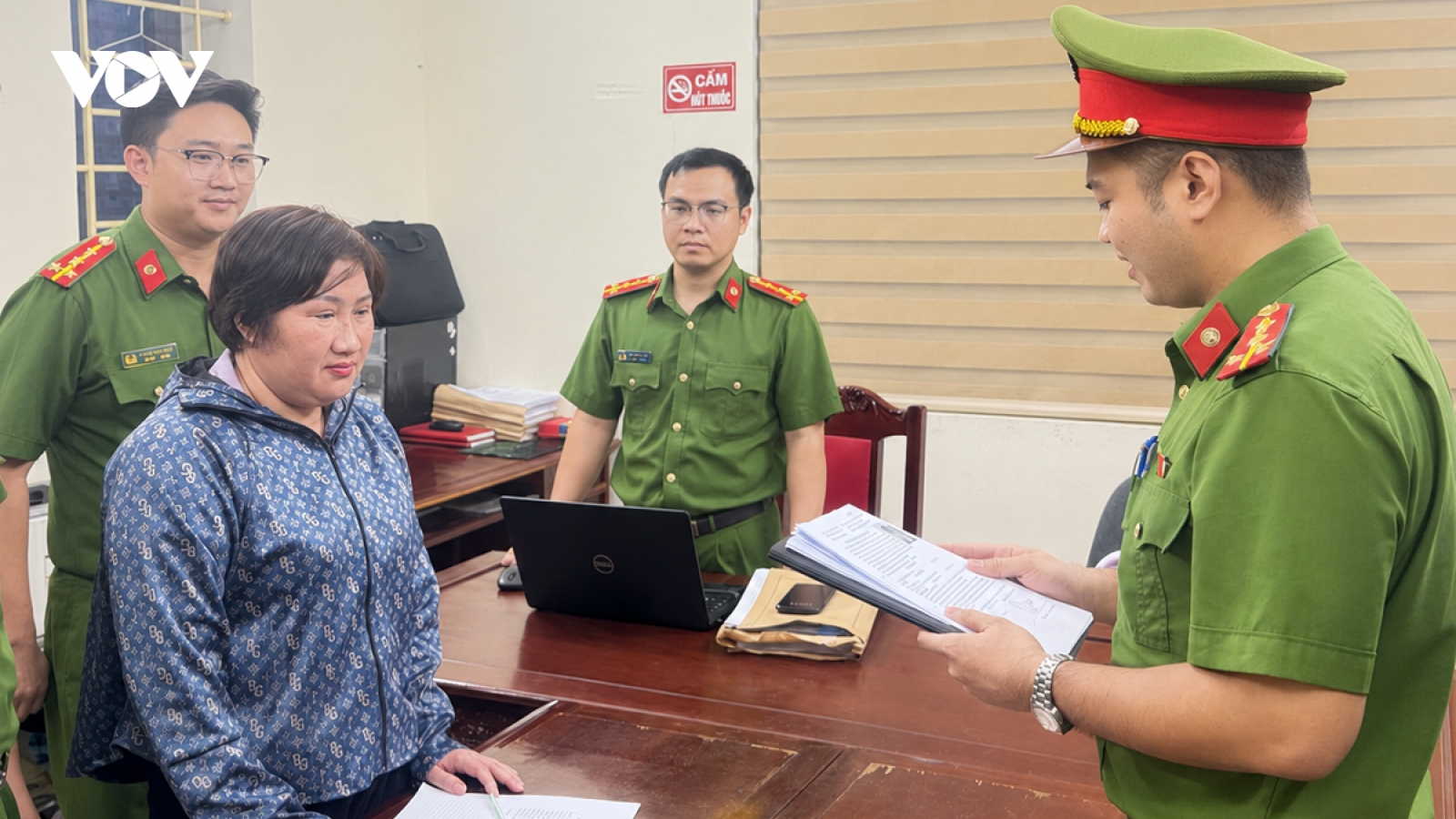 Dùng giấy tờ giả lừa chiếm đoạt 11 tỷ đồng bị khởi tố