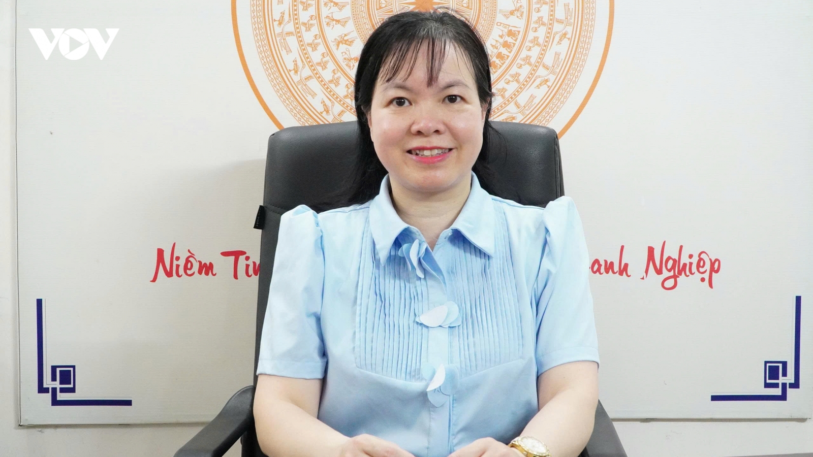 Báo chí lấy tin từ mạng xã hội, cổng thông tin có phải xin phép?