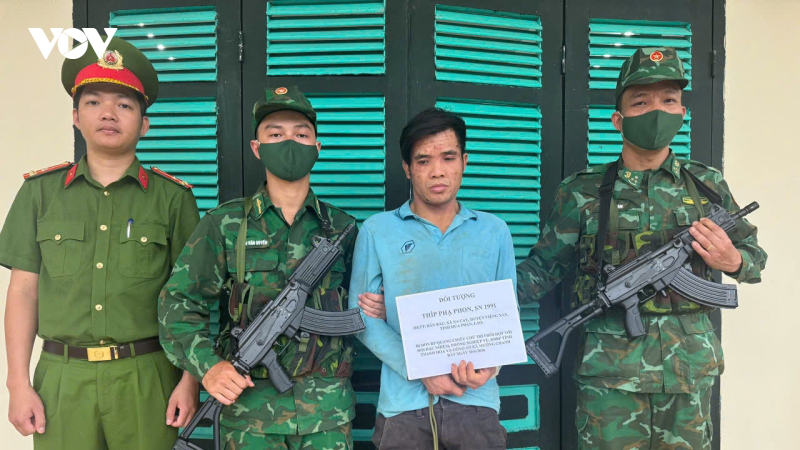 Bắt đối tượng người Lào vận chuyển 138 viên ma túy tổng hợp qua biên giới