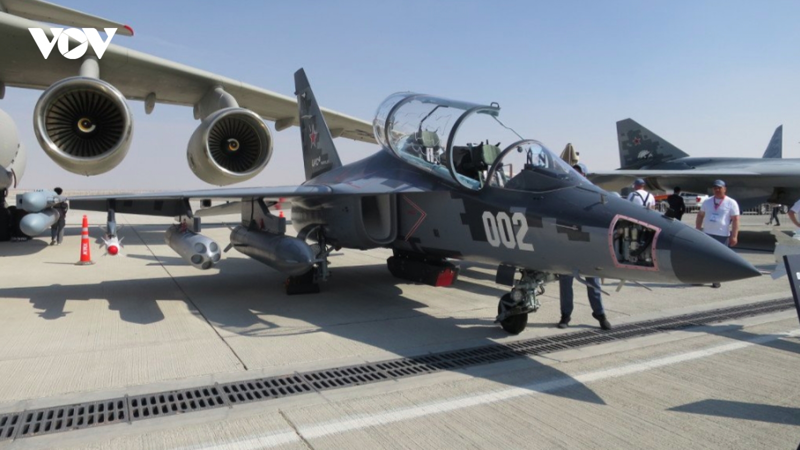 Tiêm kích Yak-130M đổi vai, chia lửa cùng Su-57 trong thế trận phòng không Nga