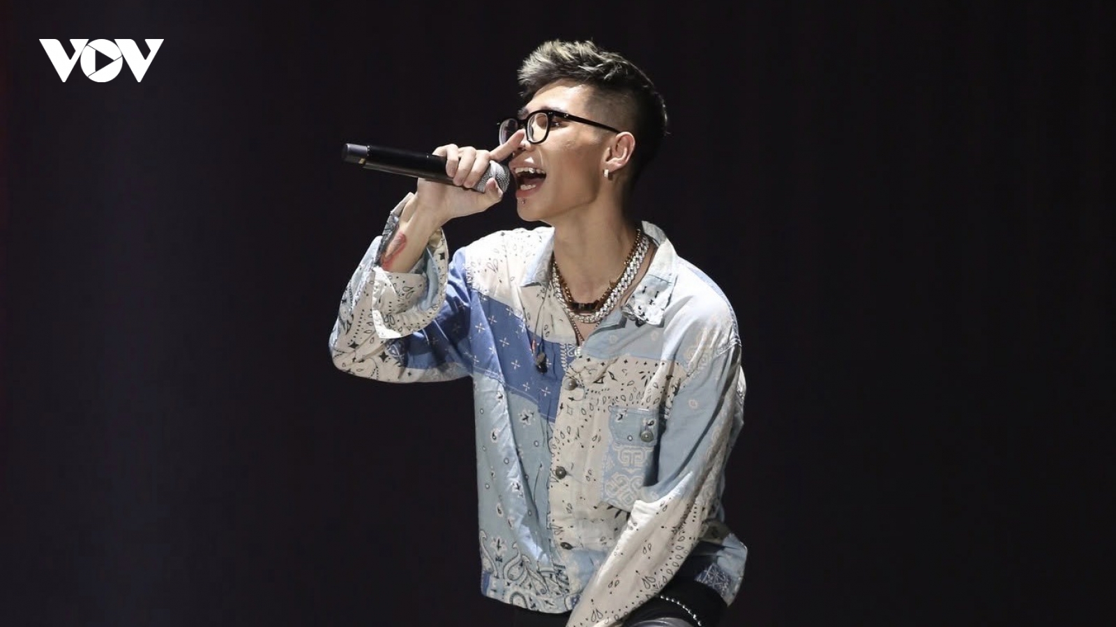 MCK xin lỗi, thông báo gỡ bỏ các nội dung không phù hợp trong album mới