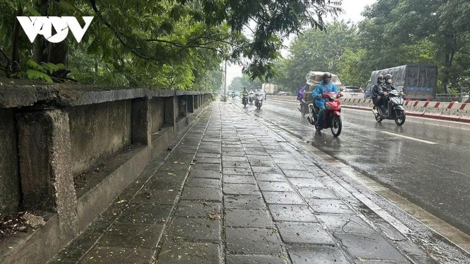 Thời tiết hôm nay 23/7: Hà Nội, Bắc Bộ mưa dông rải rác, cục bộ mưa to
