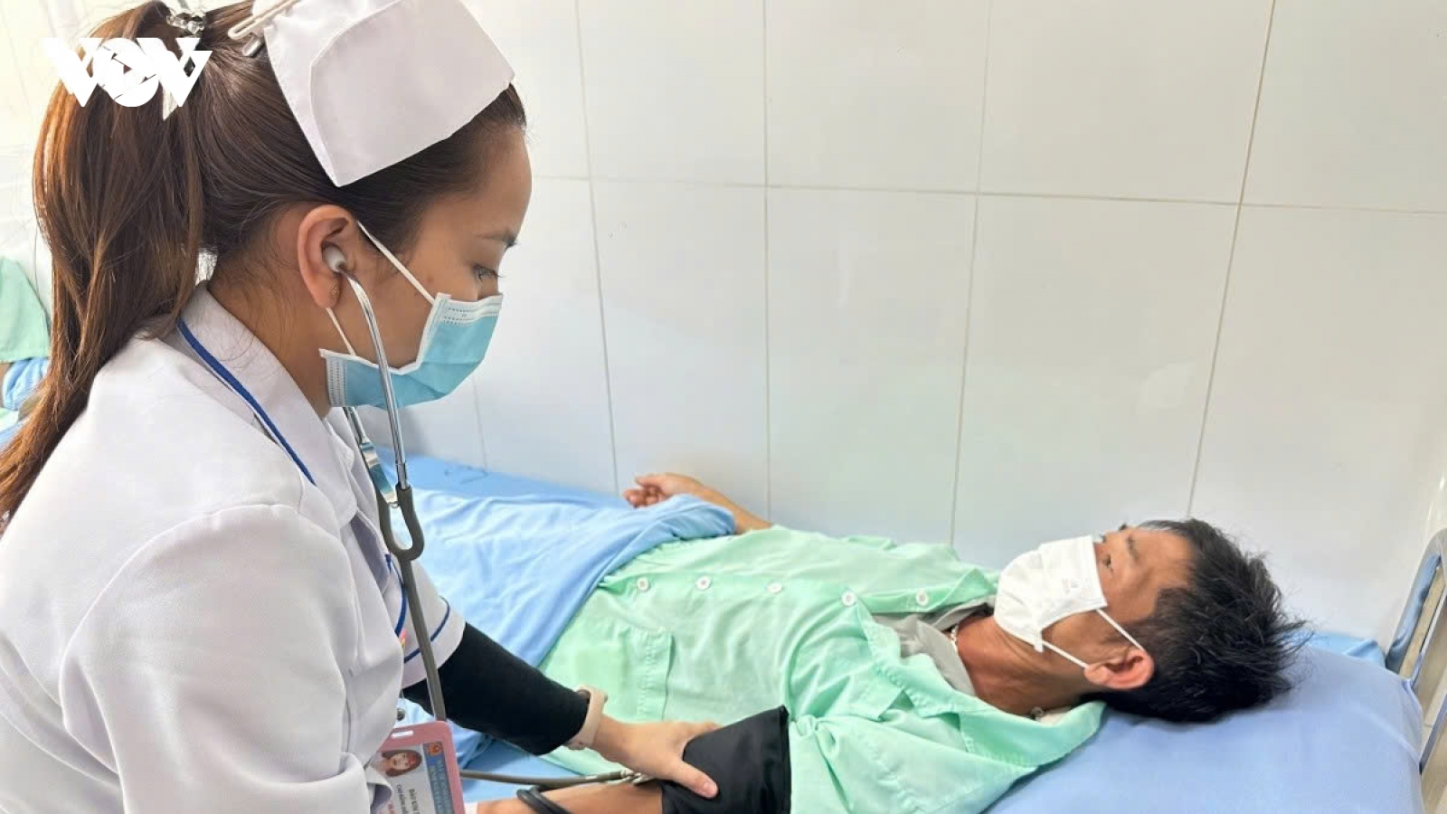 Bộ Y tế yêu cầu Lâm Đồng làm rõ vụ 84 người nghi ngộ độc sau khi ăn bánh mì