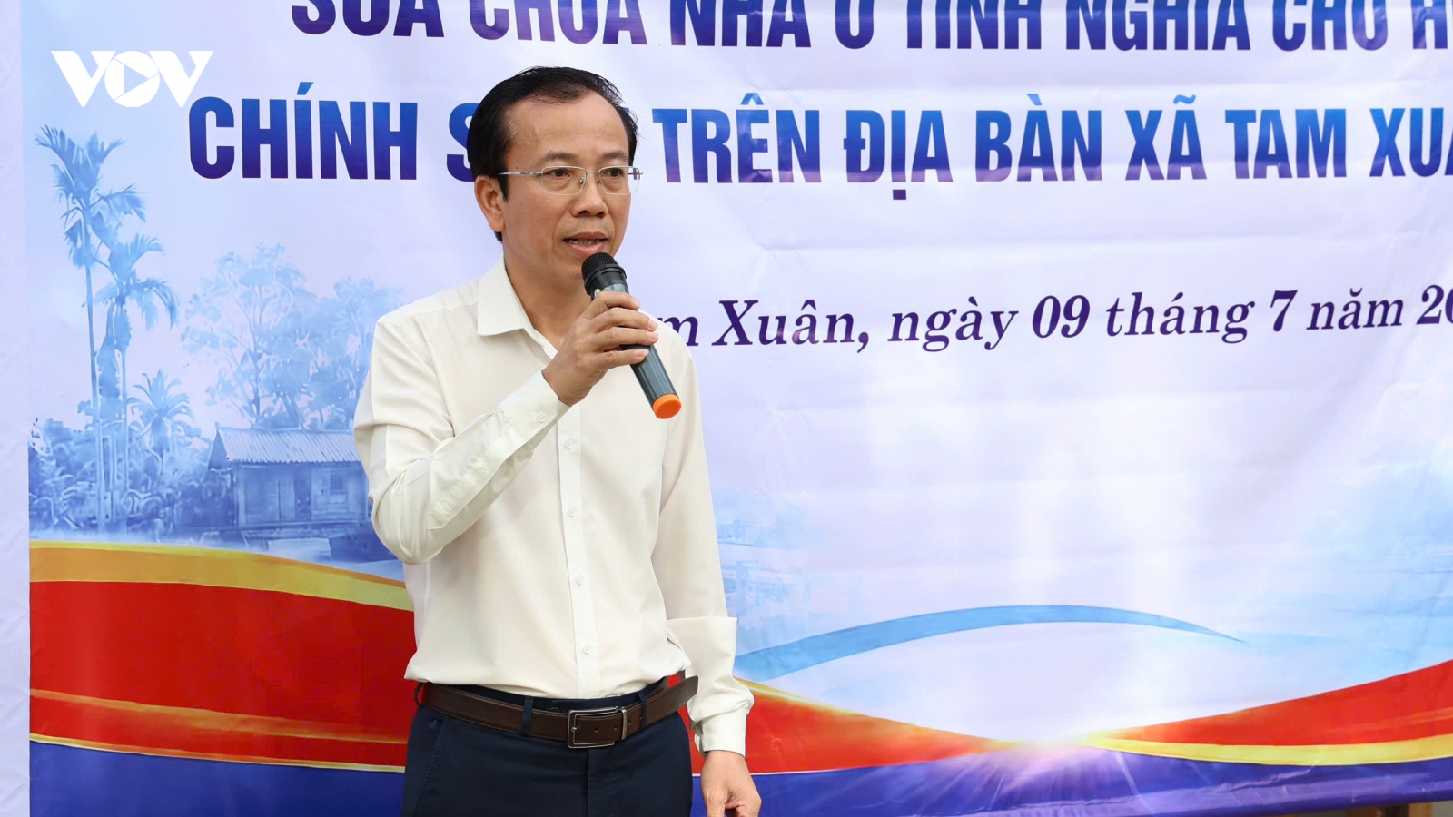 EVNCPC phối hợp sửa chữa nhà giúp gia đình thân nhân liệt sĩ tại TP Đà Nẵng