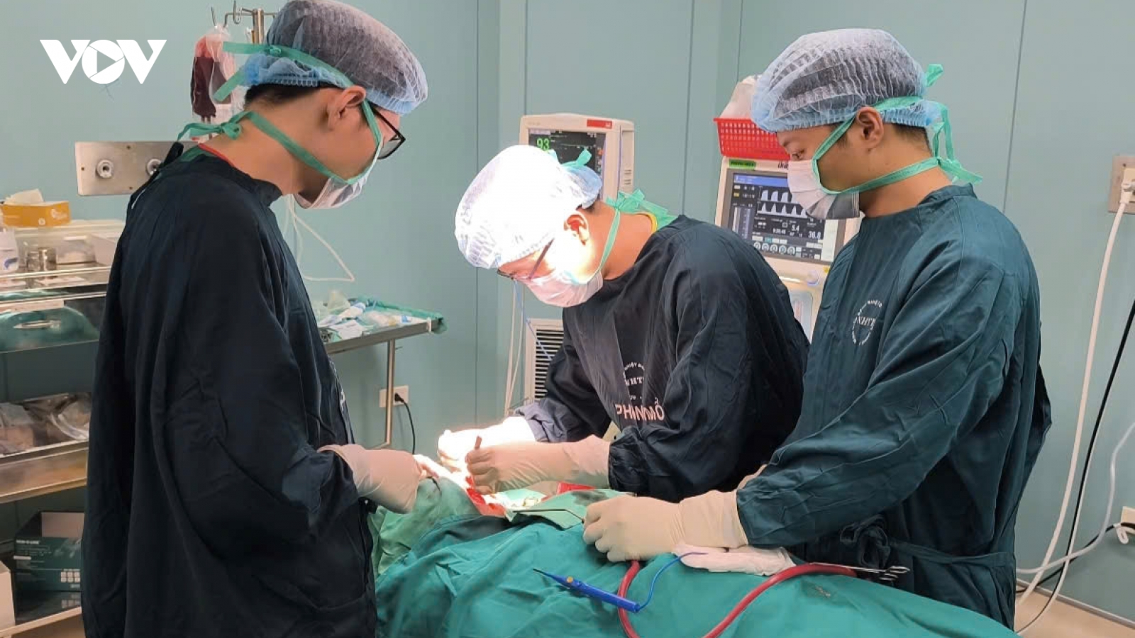 Nhổ răng khôn, cụ bà 83 tuổi bị sốc nhiễm khuẩn, nguy kịch