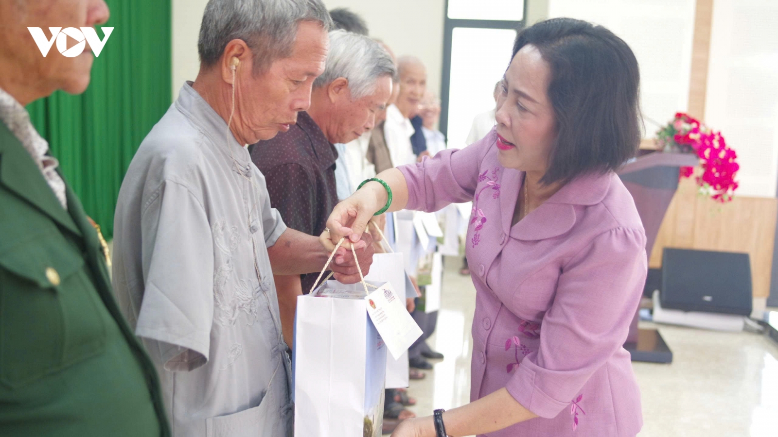 Phó Chủ tịch Quốc hội Nguyễn Thị Thanh tri ân người có công tại Đắk Lắk