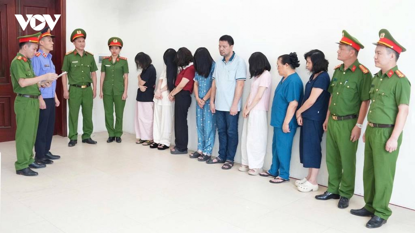 Phòng khám "vẽ bệnh", lừa dối khách hàng thu lợi bất chính hàng chục tỷ đồng