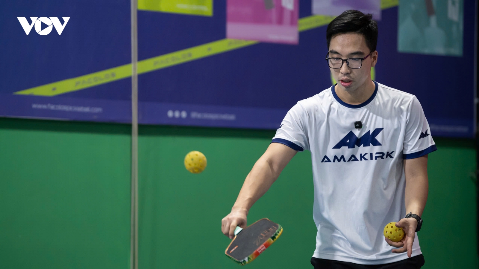 3 cách di chuyển từ cuối sân lên vạch bếp đơn giản và an toàn trong Pickleball