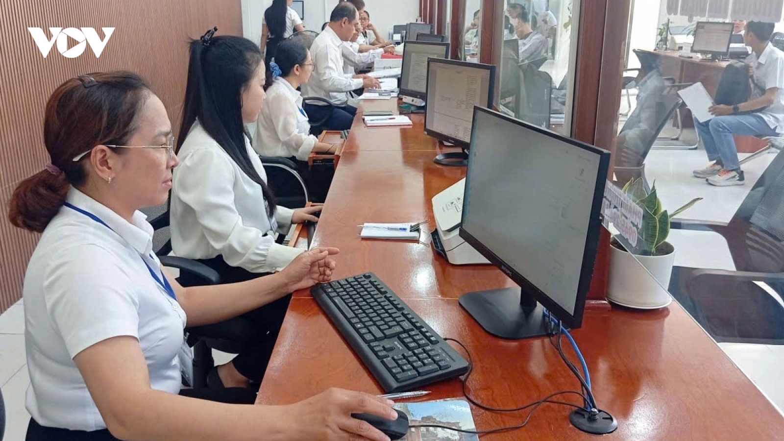 Tinh gọn bộ máy: Từ "giảm đầu mối" đến "tăng năng lực vận hành"