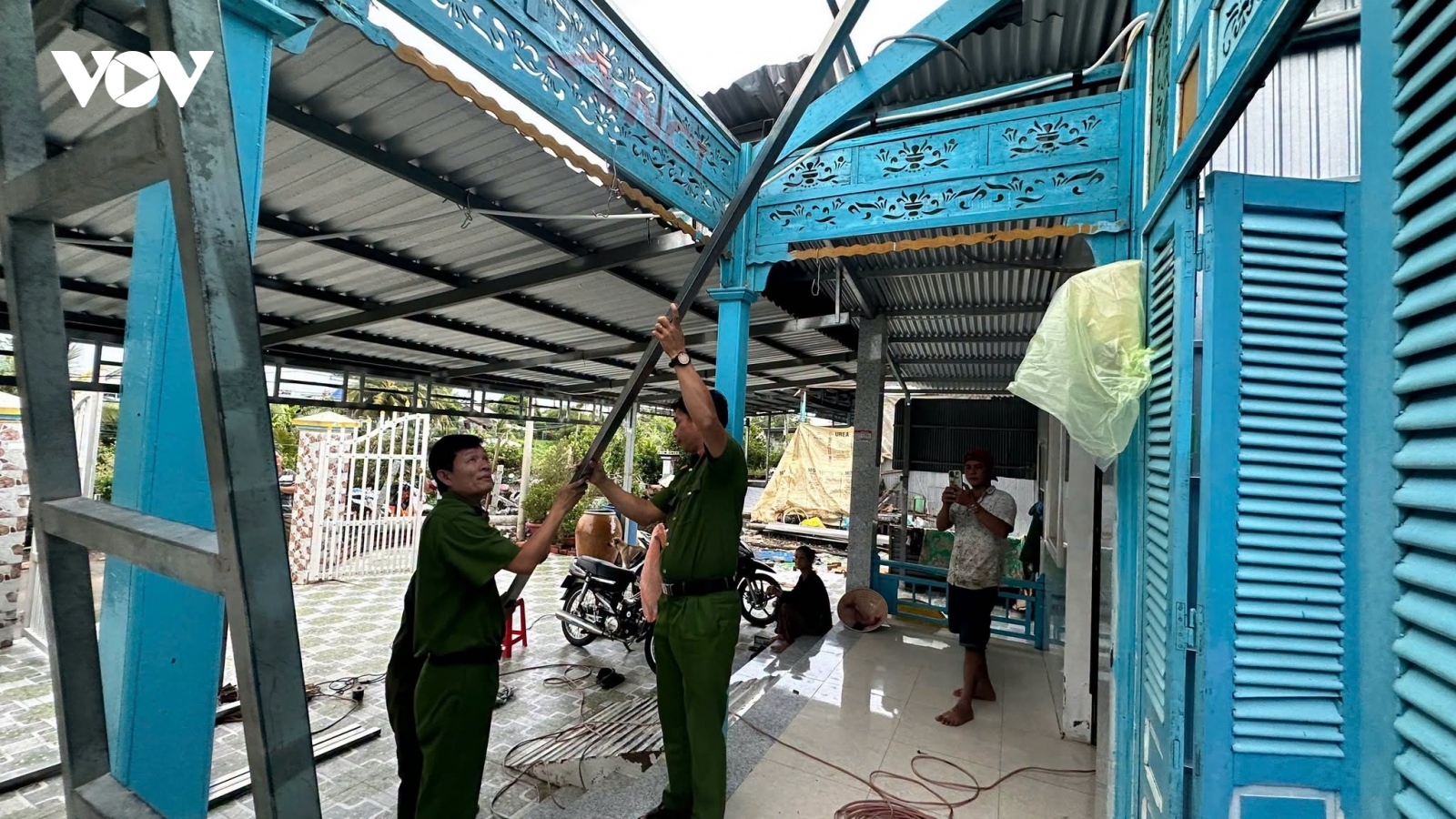 Mưa giông kèm lốc xoáy gây thiệt hại nhiều nhà dân tại Cần Thơ