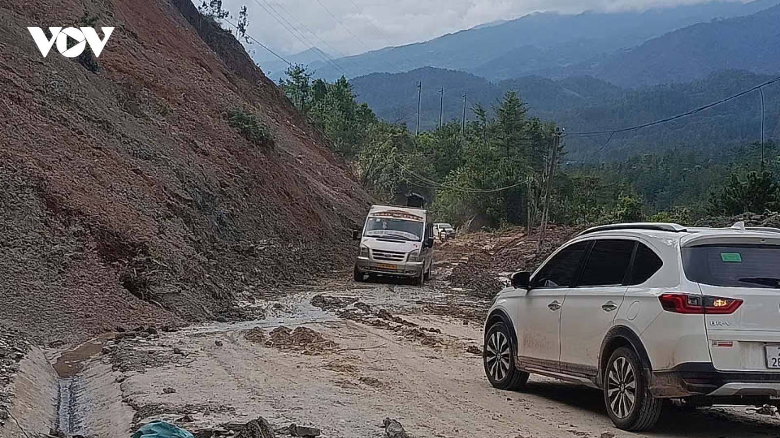 Khẩn trương xử lý các điểm sạt lở, sớm khôi phục giao thông ở các tỉnh Tây Bắc