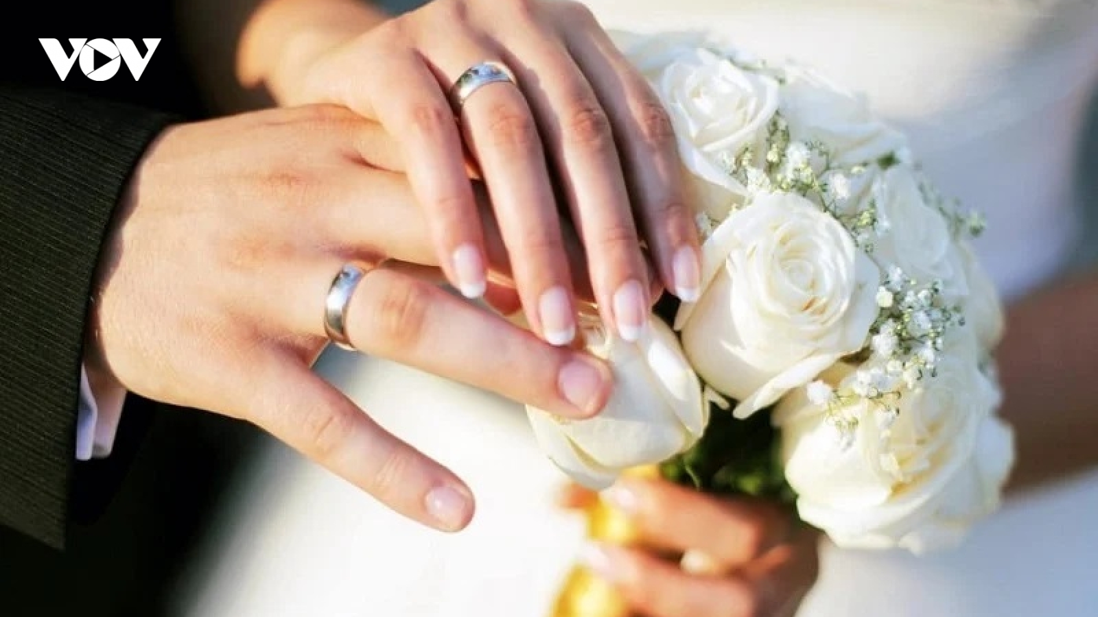 Sau ly hôn vợ, tôi phải lòng bà thím bên vợ đã bỏ chồng