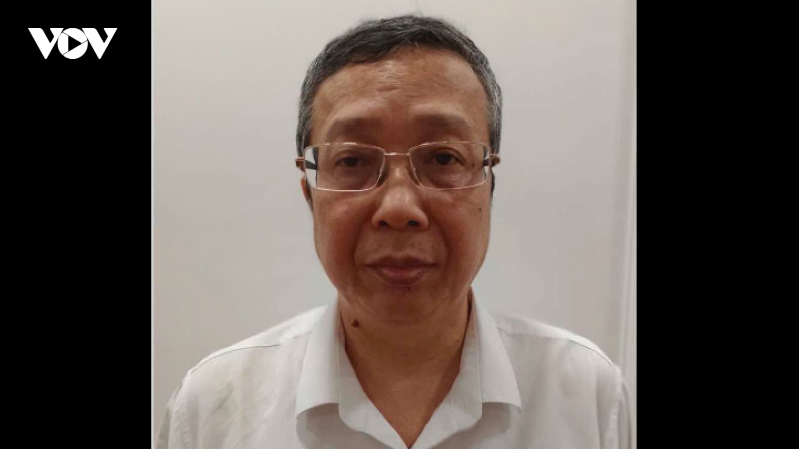 Khởi tố, bắt tạm giam Thứ trưởng Bộ Nông nghiệp & Môi trường Hoàng Trung