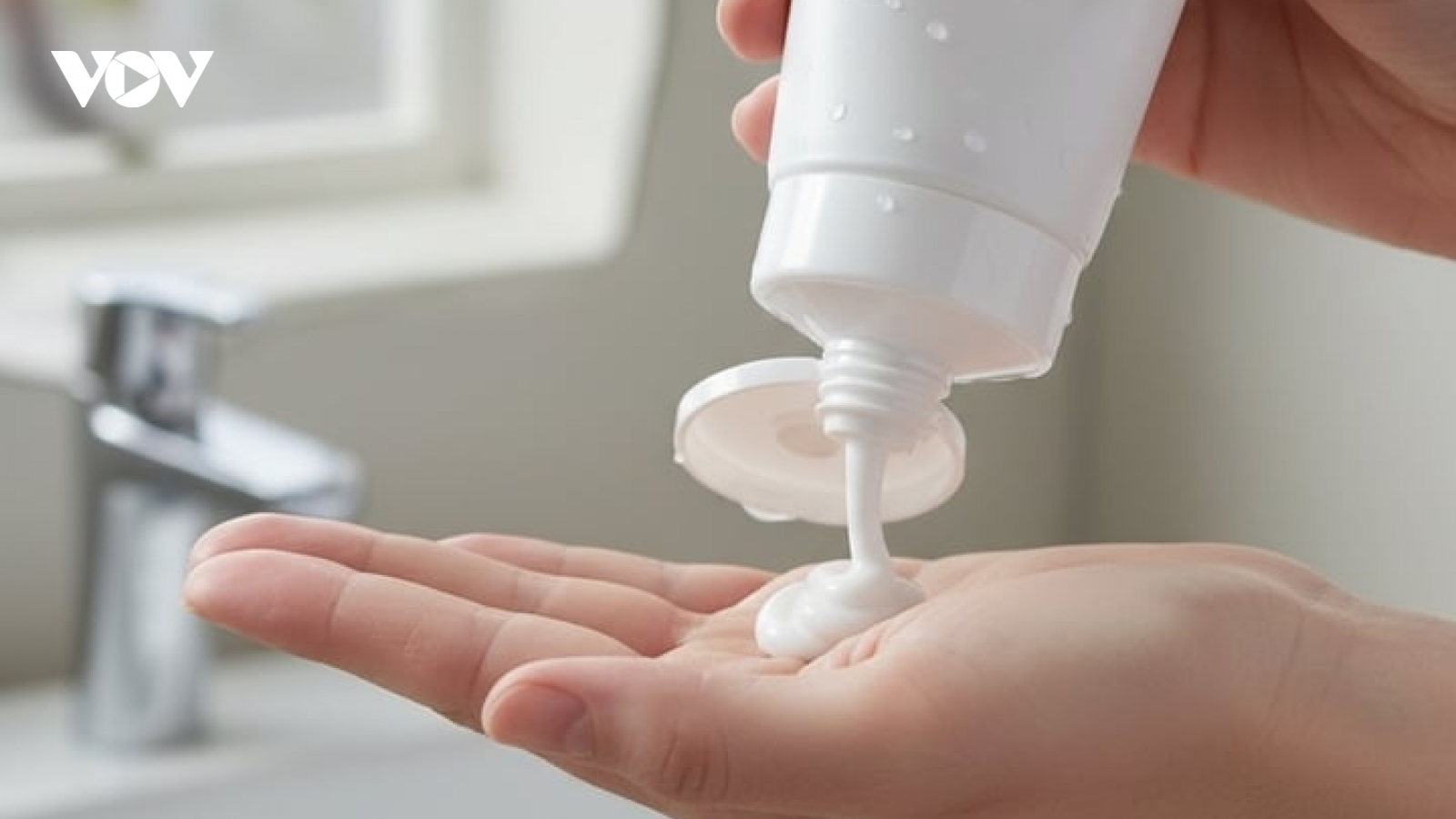 Thêm hai lô mỹ phẩm tắm gội bị thu hồi do không đạt chất lượng