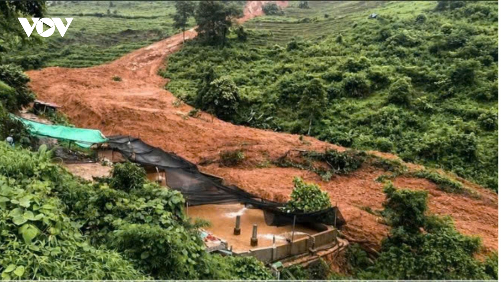 Mưa lớn gây ngập lụt diện rộng, Lào Cai khẩn trương sơ tán 18 hộ dân trong đêm