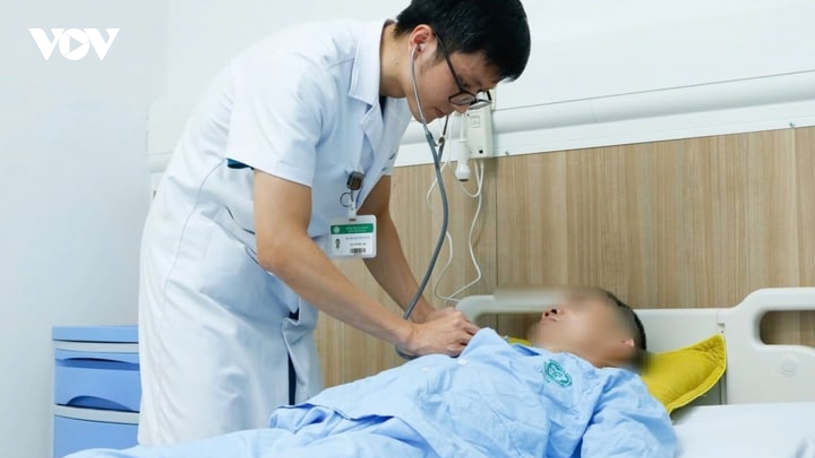 Ngừng tim trên bàn can thiệp, người đàn ông được cứu sống sau 50 phút nghẹt thở