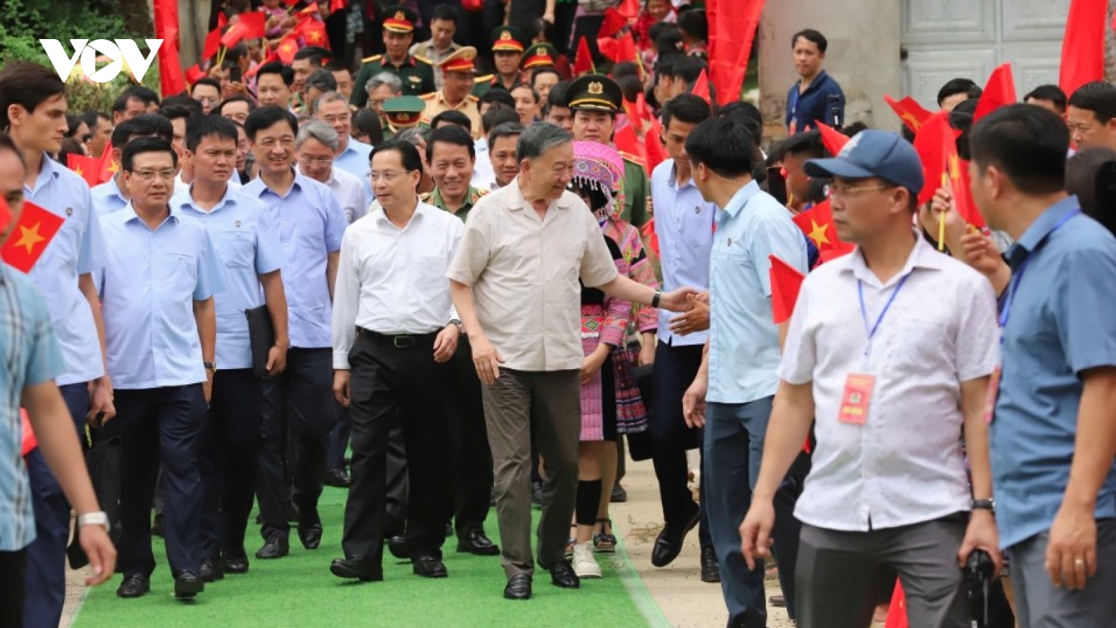 Party and State leader attends All People's Day for National Security Protection