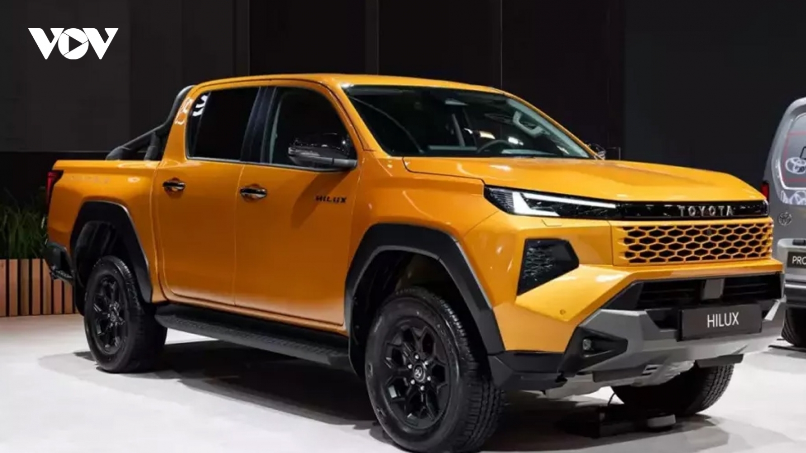 Top xe bán tải bán chạy nhất tháng 6: Toyota Hilux bất ngờ vượt mặt Ford Ranger