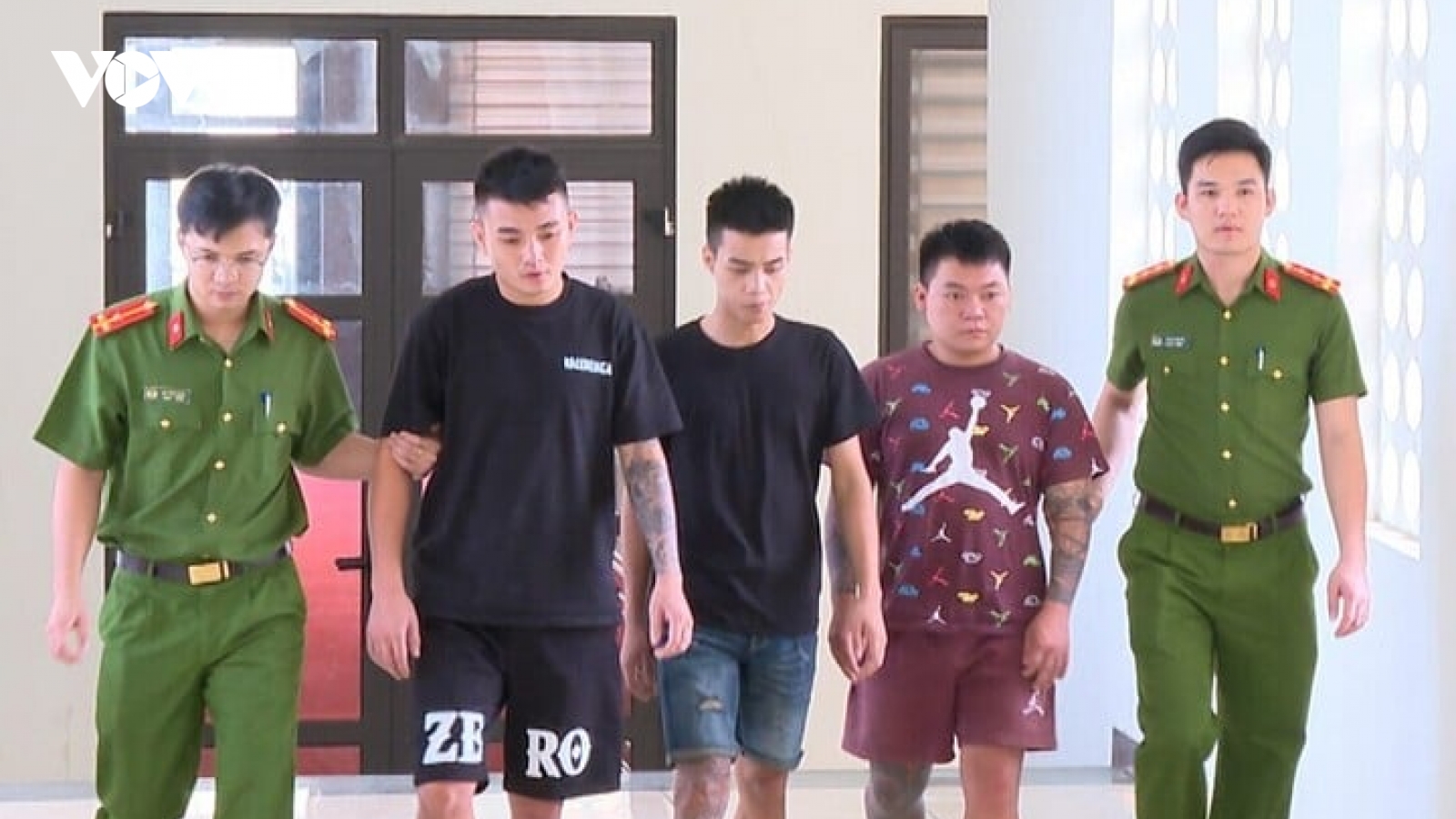 Kiếm cớ va quệt xe để cưỡng đoạt tài sản