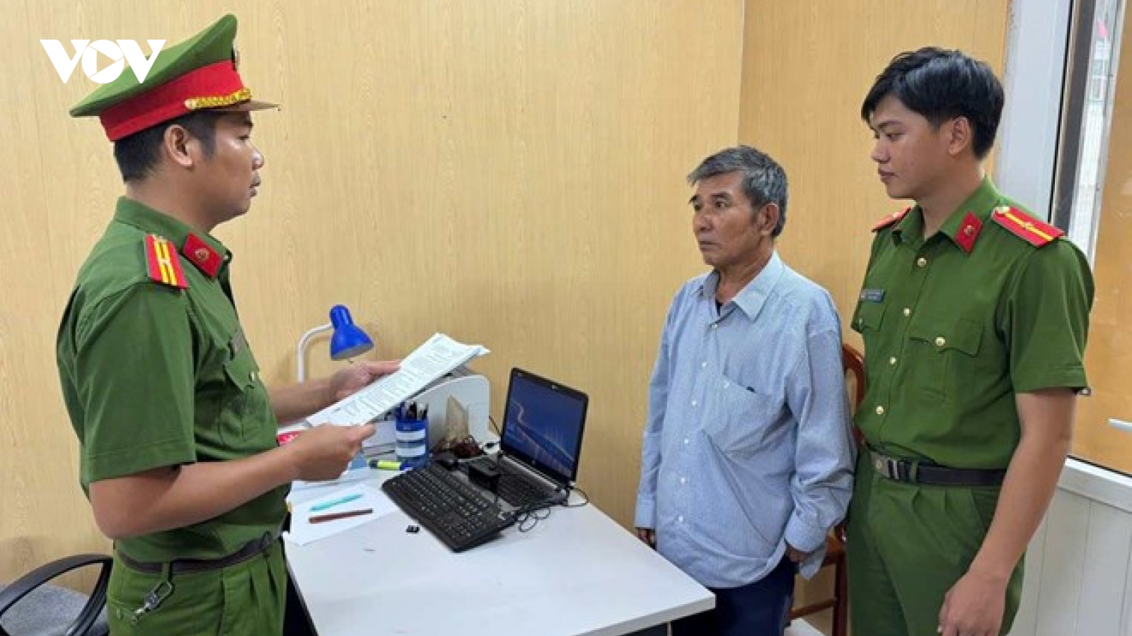 Mâu thuẫn khi thanh toán tiền nhậu, 2 người đàn ông ở Hưng Yên bị khởi tố