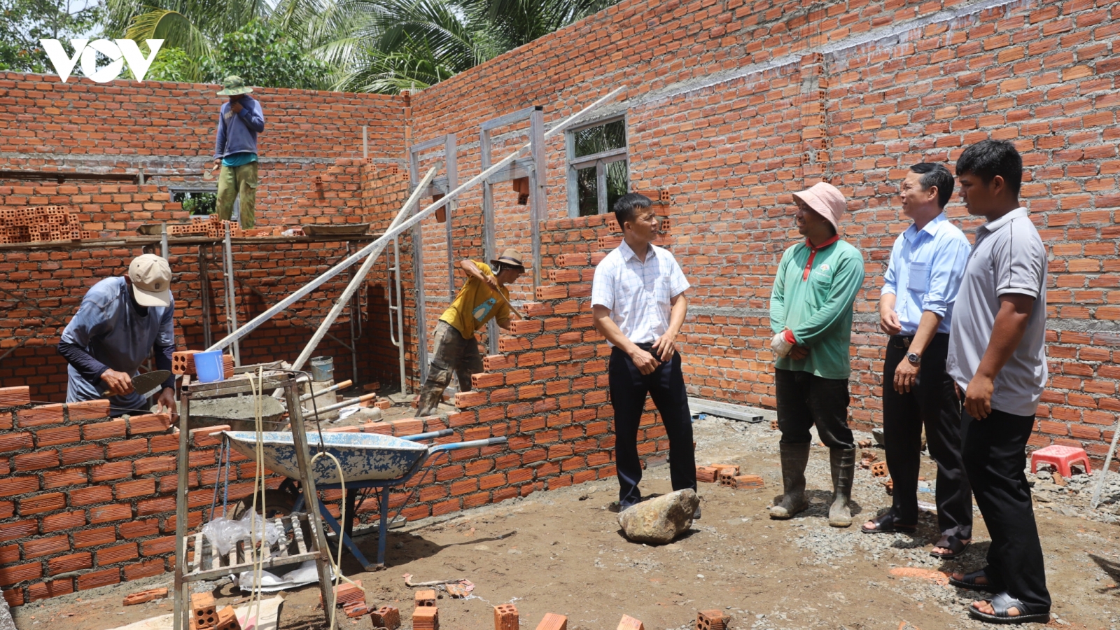 Mô hình “Mỗi tổ chức Đảng đồng hành cùng hộ dân thoát nghèo” ở Đắk Lắk