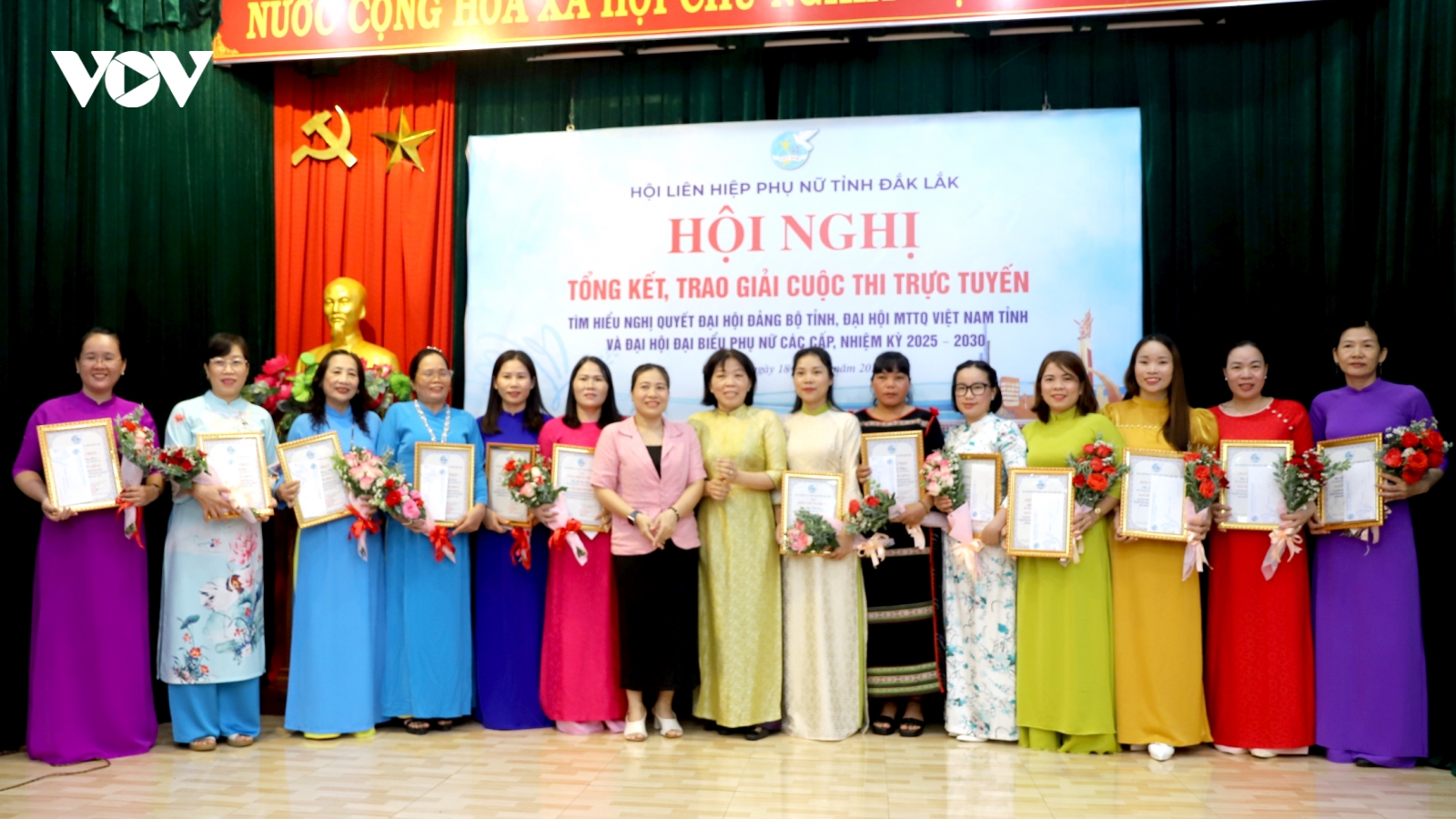 Phụ nữ Đắk Lắk tìm hiểu nghị quyết qua cuộc thi trực tuyến